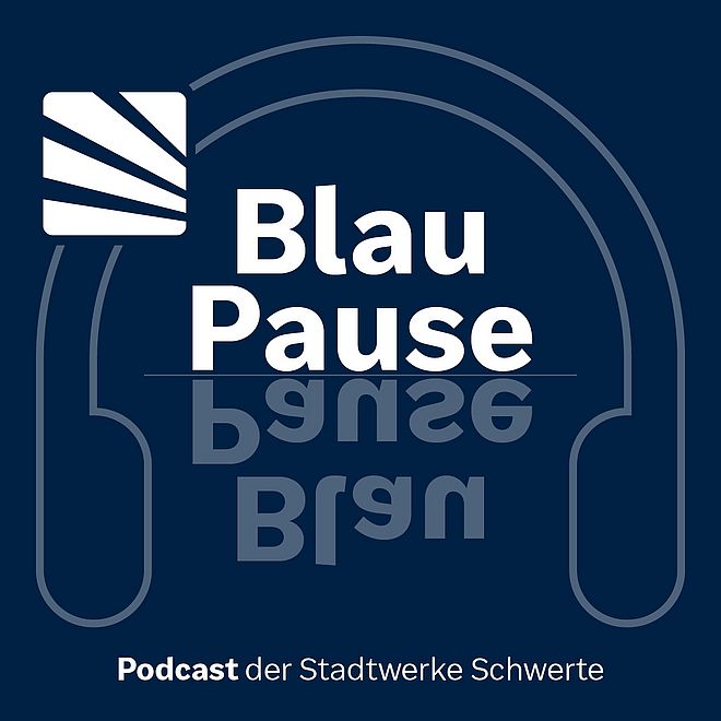 Logo des Podcasts 'Blau Pause' mit stilisiertem Kopfhörer und Text 'Podcast der Stadtwerke Schwerte'