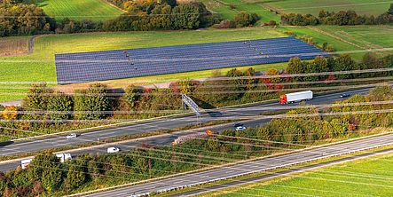 Erste Luftbilder vom Solarpark Eine Drohnenaufnahme vom Solarpark der Stadtwerke Schwerte.